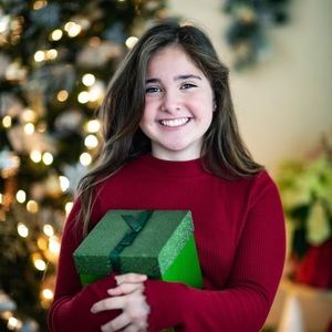 Meet your Posher, Lorie